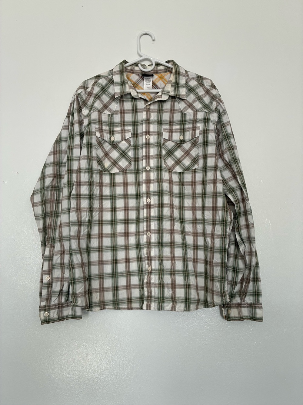 Patagonia Men's Long Sleeve Button Up Shirt Size Large Green, Brown, and White